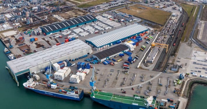 Fuhrunternehmen und Binnenschifffahrtsunternehmen werden bei Broekman Distriport über Portbase voranmelden